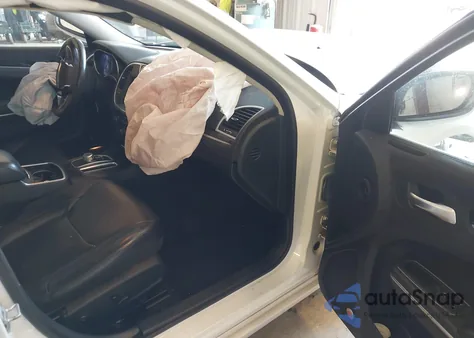 2015 Chrysler 300 Limited from USA, damaged, VIN 2C3CCARG4FH831486